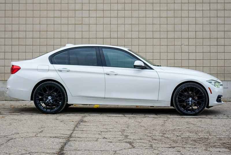 BMW 330 xDrive * АвтоКреди* (ЦЕНА ДО БГ)* , снимка 4 - Автомобили и джипове - 53205946