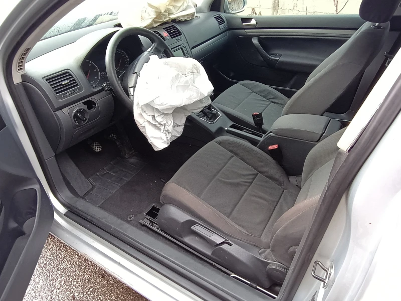VW Golf 1.9TDI BKC 105к.с. 2врати(ЦЕЛИЯ ЗА ЧАСТИ), снимка 9 - Автомобили и джипове - 53304215