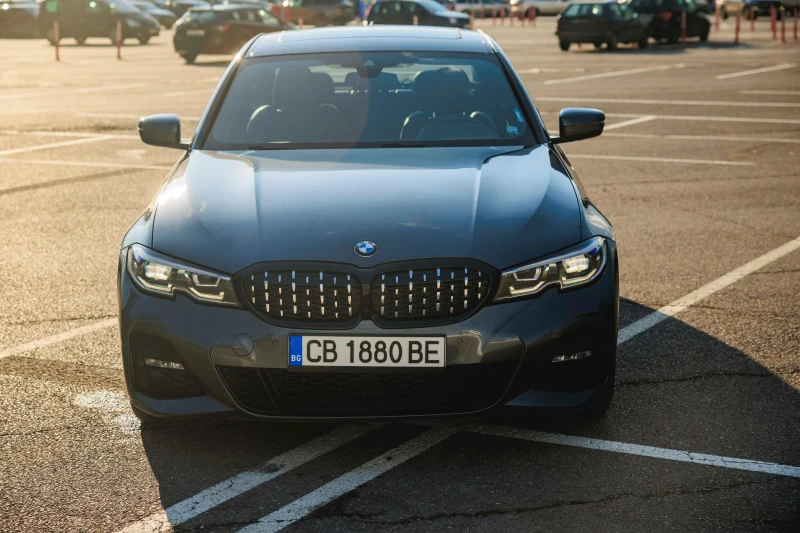 BMW 330 Xdrive M-pack, снимка 4 - Автомобили и джипове - 53417273
