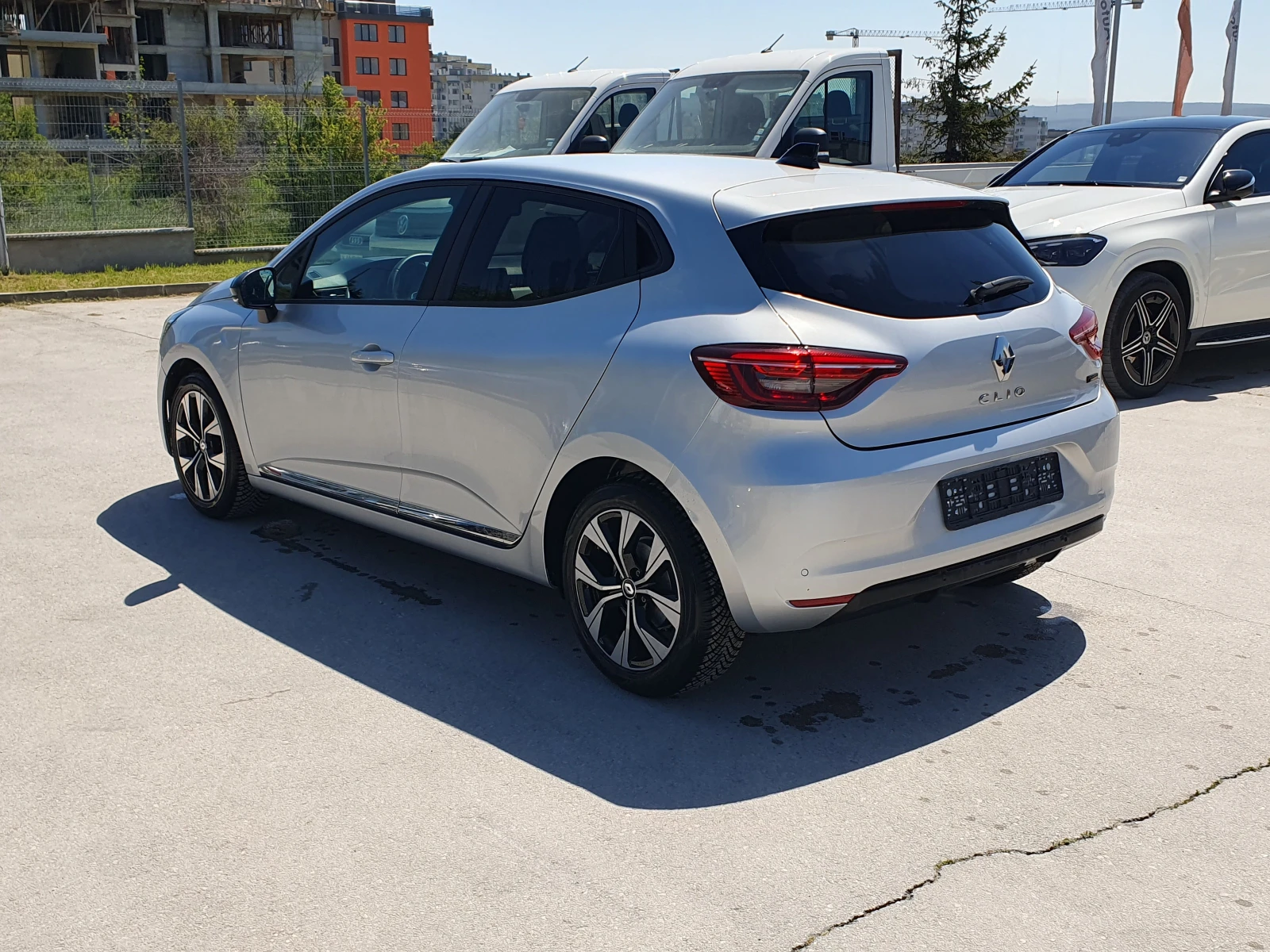 Renault Clio 1.6 Hybrid - изображение 4