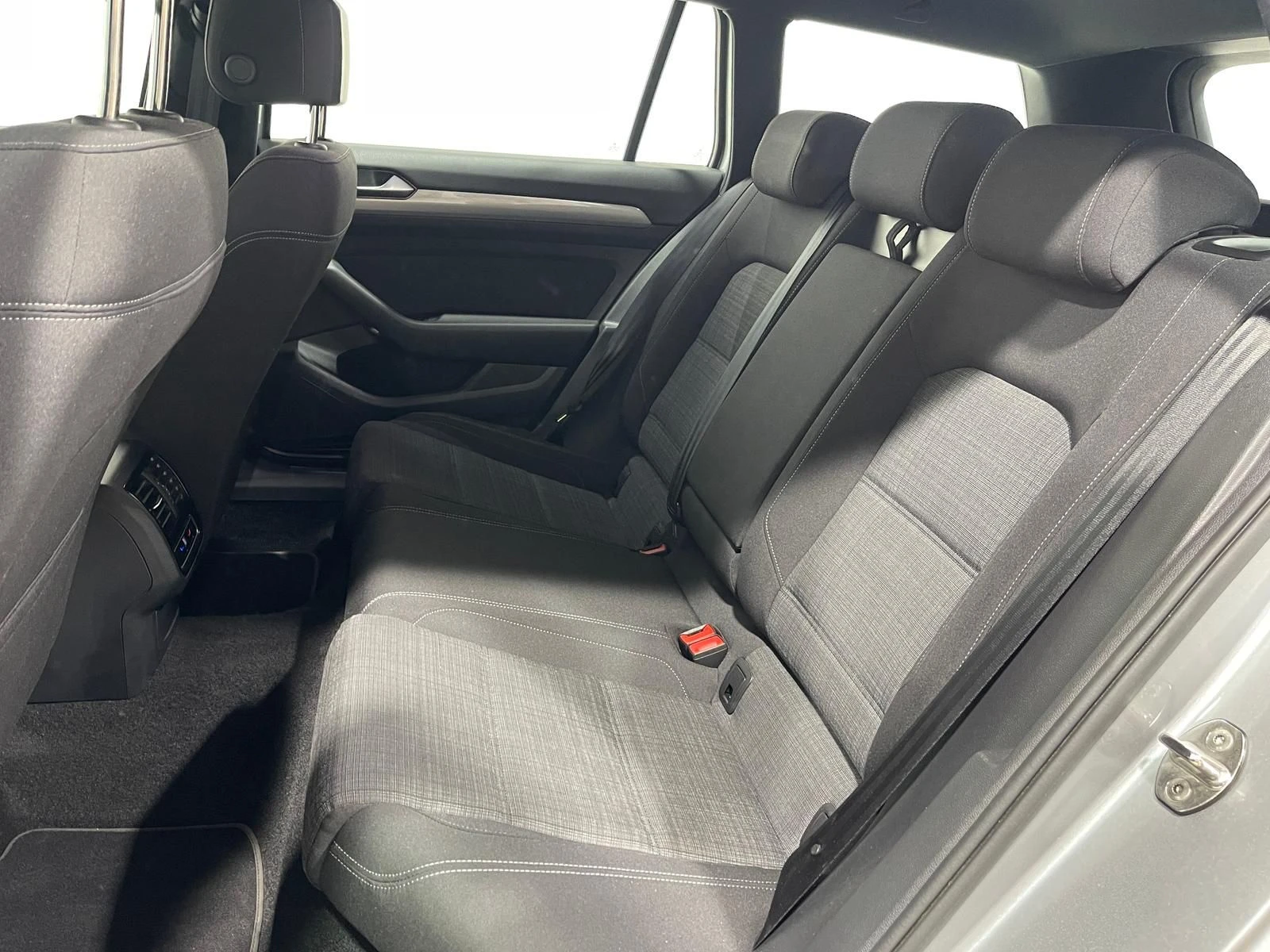 VW Passat VARIANT/2.0TDI/150HP/BUSINESS/MASS/LANE/282vpr | Mobile.bg   16