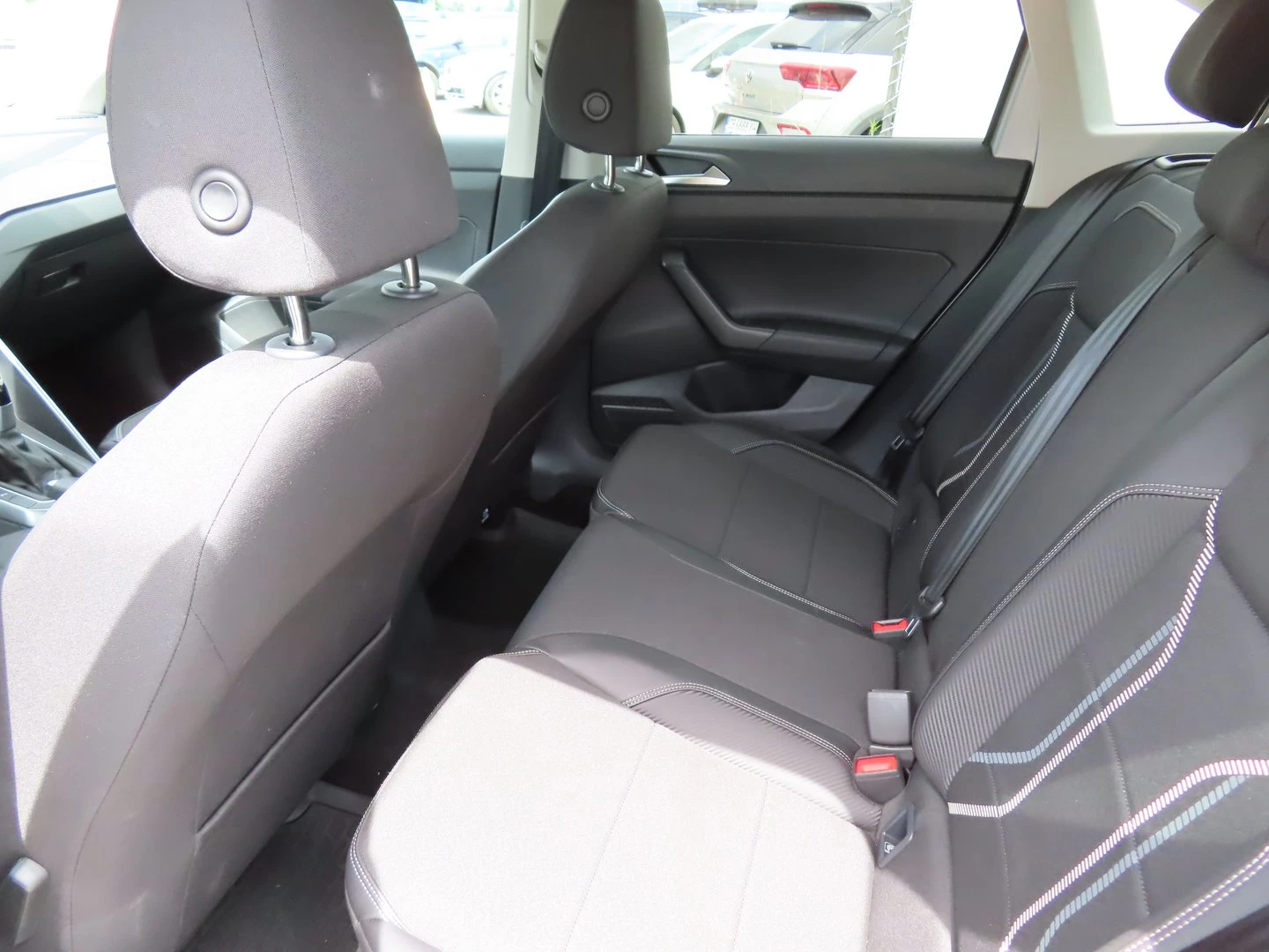 VW Taigo Style 1.0 TSI OPF бензин / 1.0l / 81кВт/ 110к.с /  | Mobile.bg — изображение 13