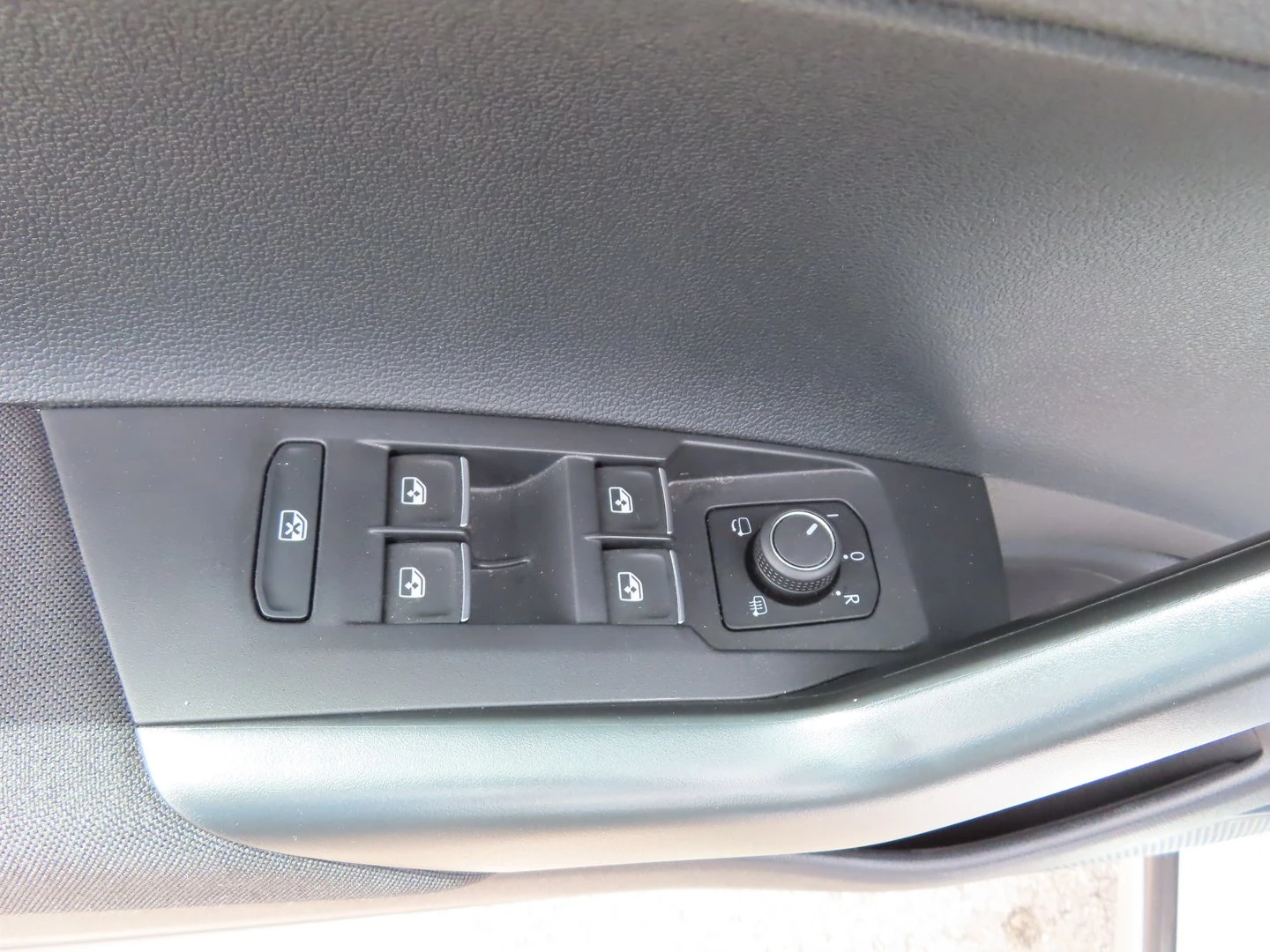 VW Taigo Style 1.0 TSI OPF бензин / 1.0l / 81кВт/ 110к.с /  | Mobile.bg — изображение 11