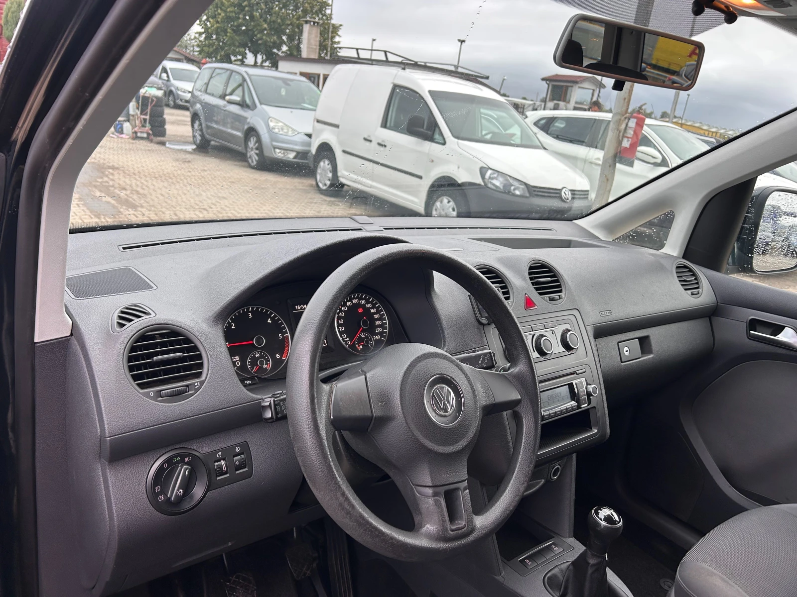 VW Caddy 1.6TDI 5+ 1 EURO 5 | Mobile.bg   12