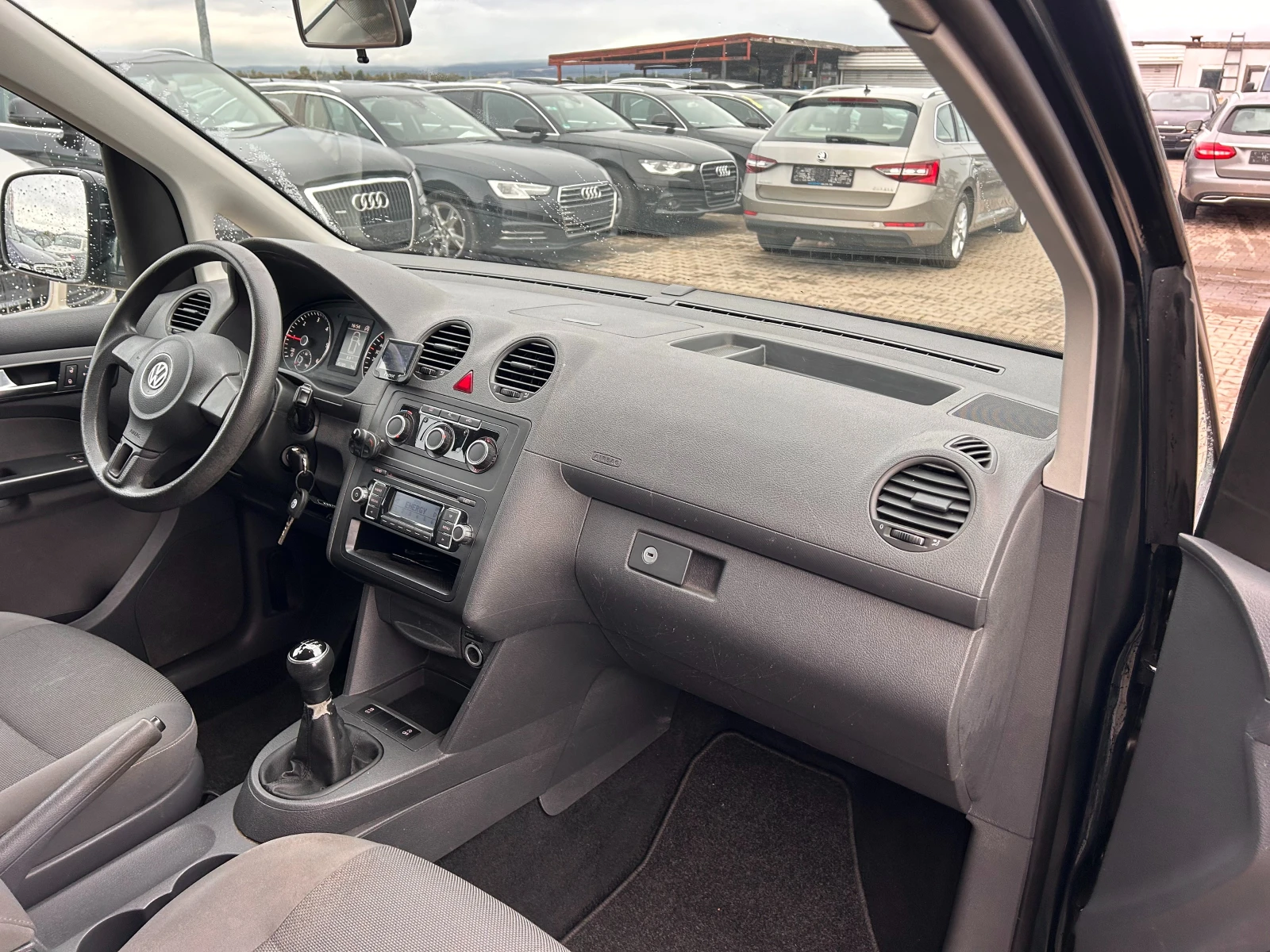 VW Caddy 1.6TDI 5+ 1 EURO 5 | Mobile.bg   11