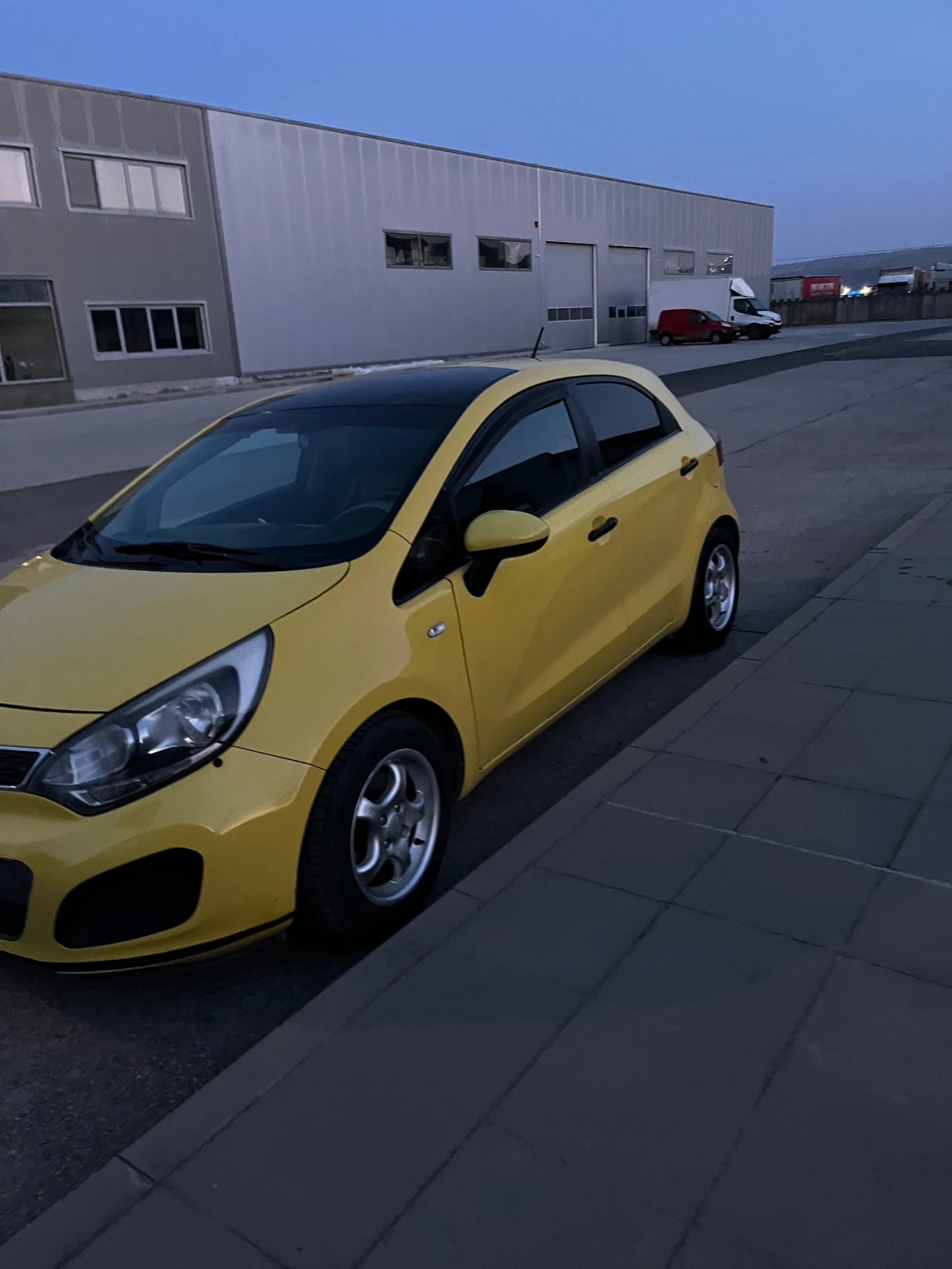 Kia Rio газ, снимка 9 - Автомобили и джипове - 53067866