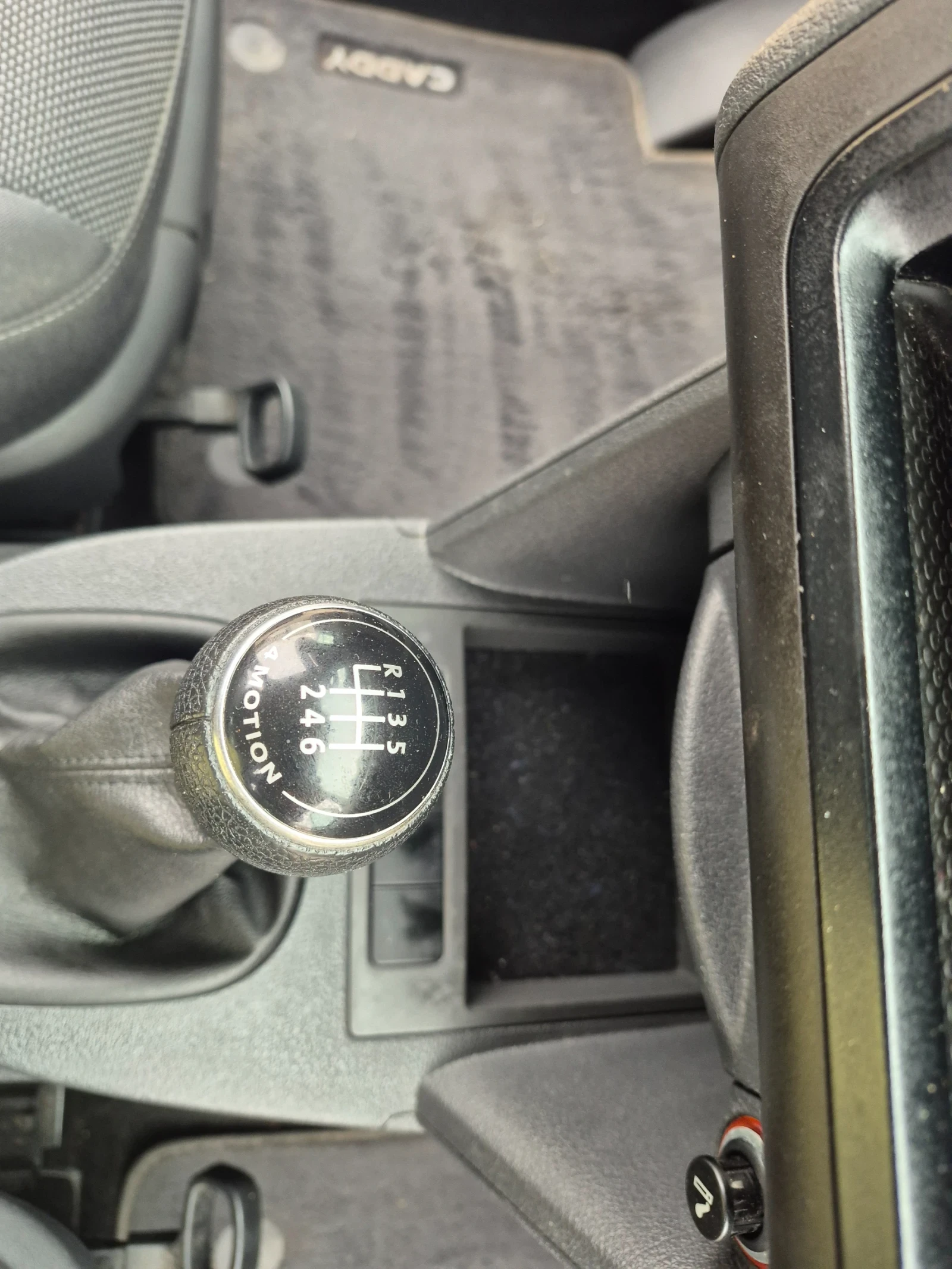 VW Caddy 2.0TDI. 4+ 4    | Mobile.bg � ����������� 13