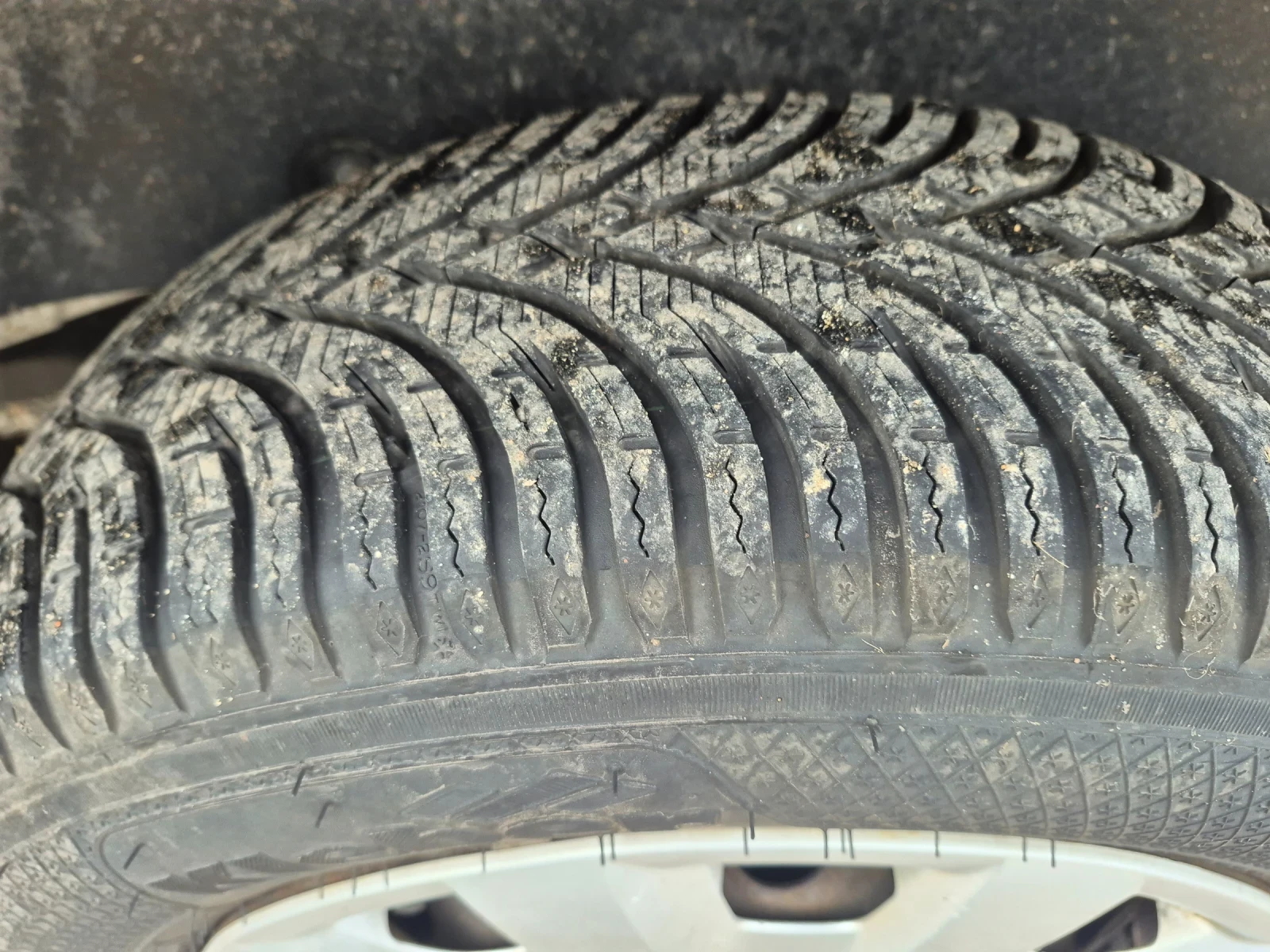 VW Caddy 2.0TDI. 4+ 4    | Mobile.bg � ����������� 12