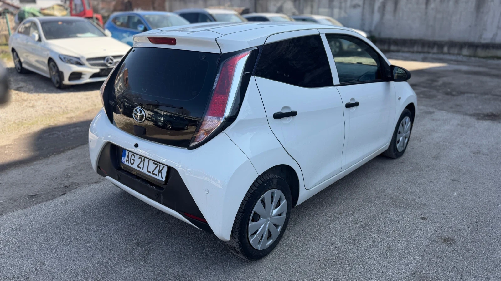 Toyota Aygo 1.0, снимка 3 - Автомобили и джипове - 53836895