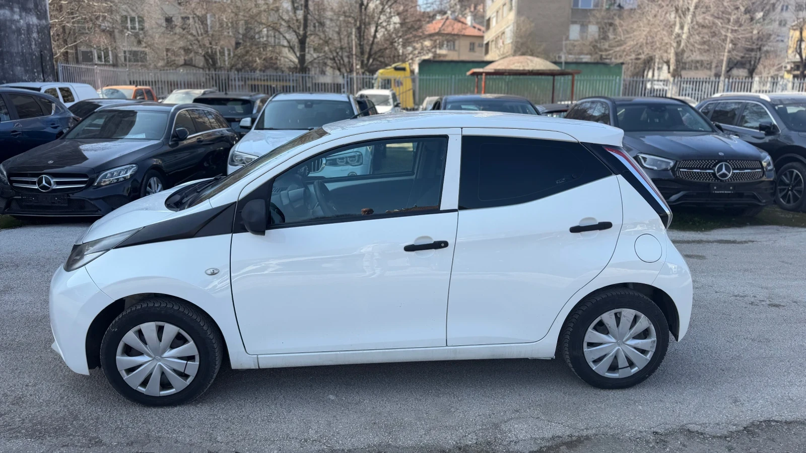 Toyota Aygo 1.0, снимка 5 - Автомобили и джипове - 53836895