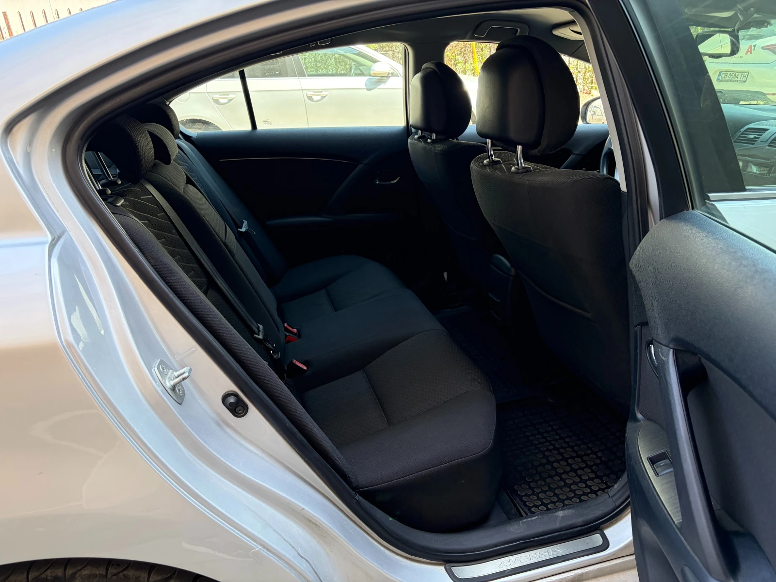 Toyota Avensis 2.2d, снимка 14 - Автомобили и джипове - 54341675