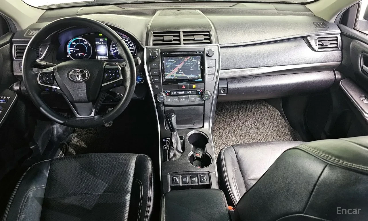 Toyota Camry 2.5 Hybrid XLE| Automatic| Кожа| JBL Premium, снимка 4 - Автомобили и джипове - 55689152