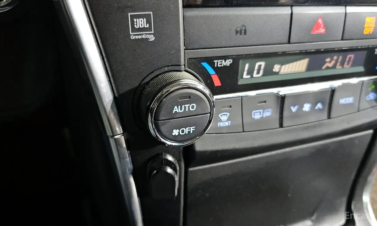 Toyota Camry 2.5 Hybrid XLE| Automatic| Кожа| JBL Premium, снимка 10 - Автомобили и джипове - 55689152