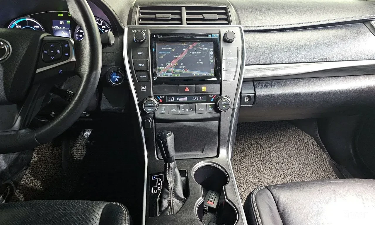 Toyota Camry 2.5 Hybrid XLE| Automatic| Кожа| JBL Premium, снимка 7 - Автомобили и джипове - 55689152