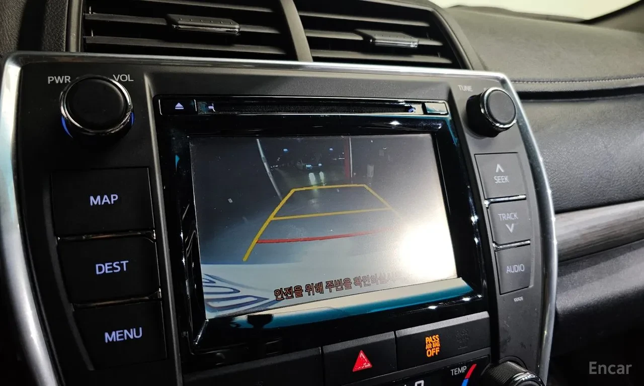 Toyota Camry 2.5 Hybrid XLE| Automatic| Кожа| JBL Premium, снимка 8 - Автомобили и джипове - 55689152