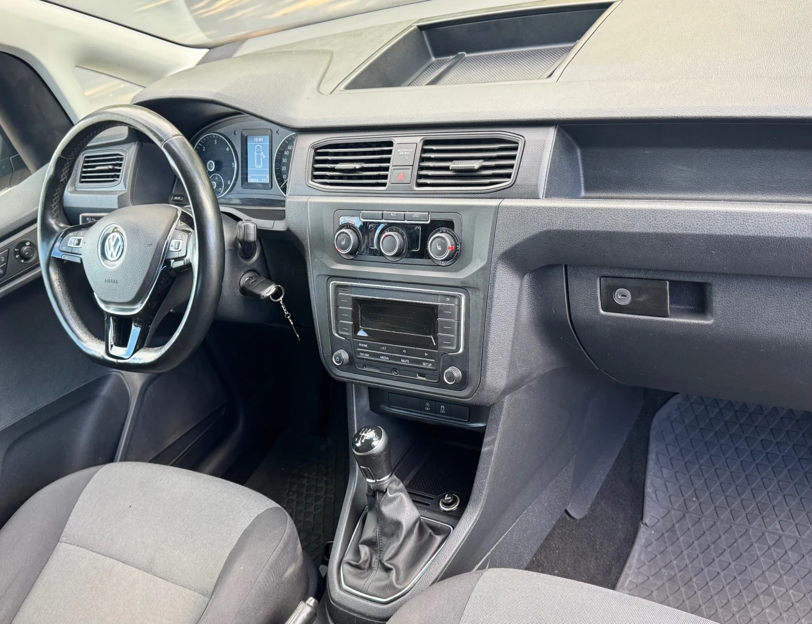 VW Caddy 2.0TDI 102kc 2020г. Facelift АВТОПИЛОТ , ПОДГРЕВ , снимка 8 - Автомобили и джипове - 55756066