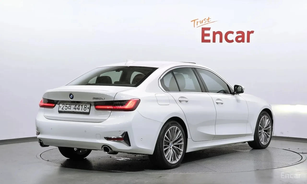 BMW 320 d Luxury/ПОДГРЕВ/ШИБЕДАХ/ФИНАНСИРАНЕ, снимка 2 - Автомобили и джипове - 56134313