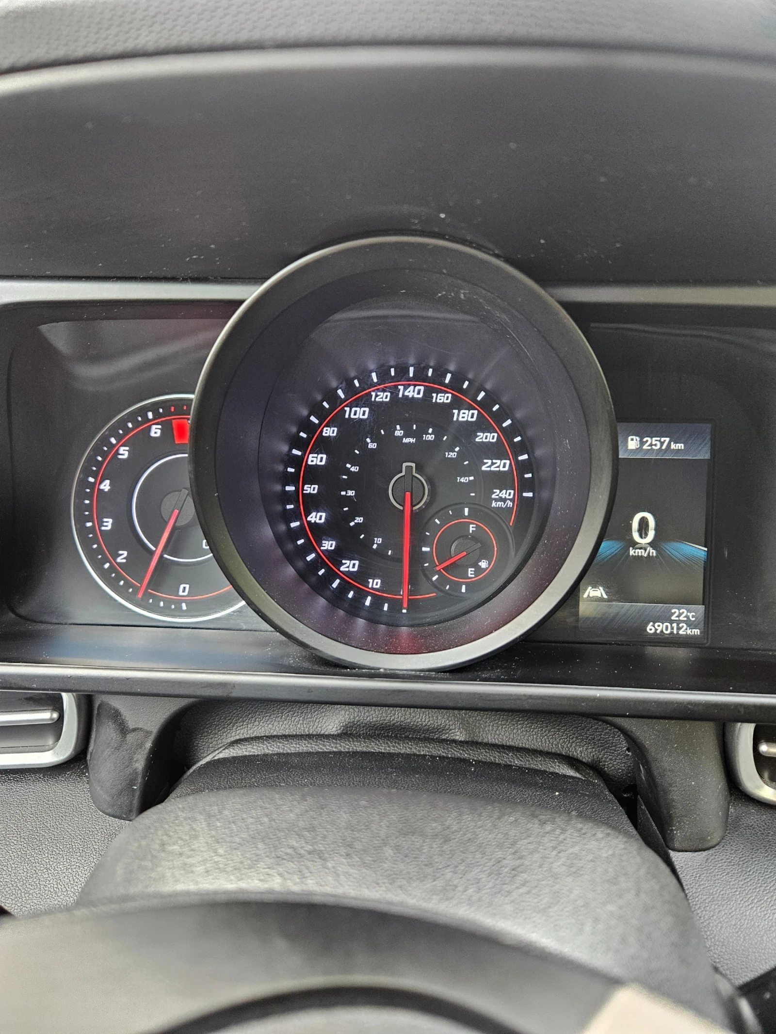 Hyundai Elantra, снимка 9 - Автомобили и джипове - 56267436