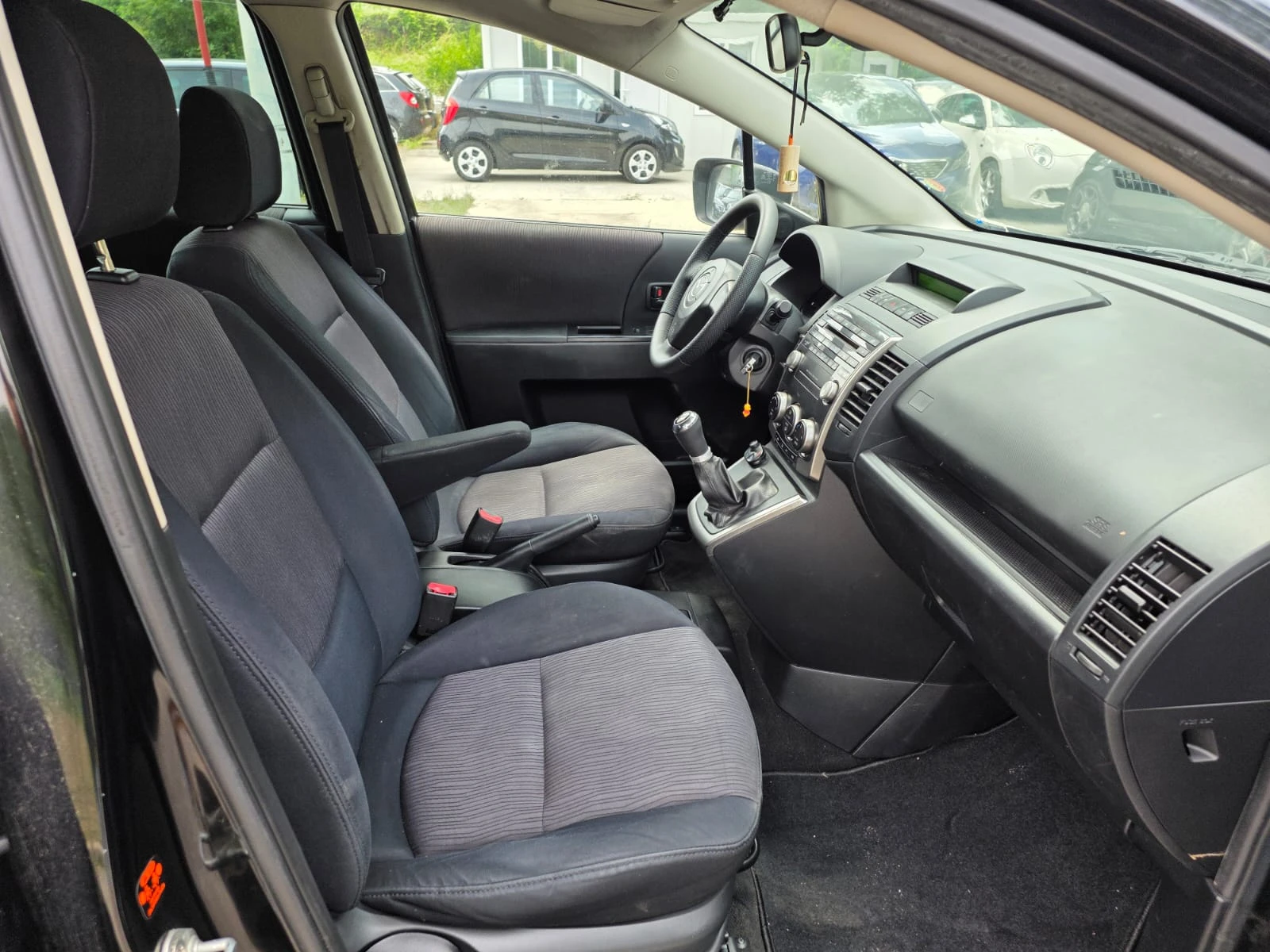 Mazda 5, снимка 14 - Автомобили и джипове - 56330782
