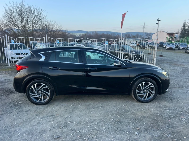 Infiniti Q30 PREMIUM / 4X4 / АВТОМАТИК / 360 КАМЕРА / ЕВРО6F, снимка 4 - Автомобили и джипове - 52817137
