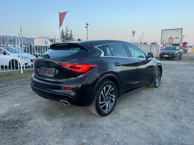 Infiniti Q30 PREMIUM / 4X4 / АВТОМАТИК / 360 КАМЕРА / ЕВРО6F, снимка 5 - Автомобили и джипове - 52817137