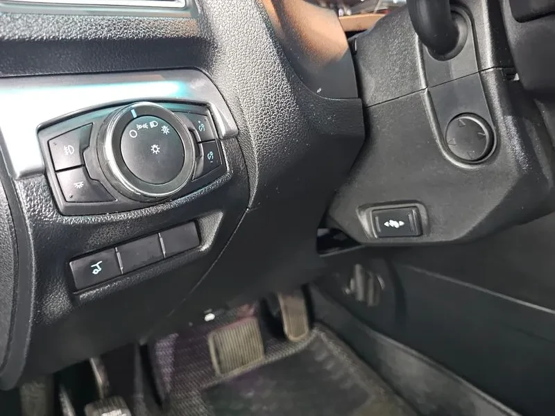 Ford Explorer 2.3 AWD, снимка 17 - Автомобили и джипове - 54351885