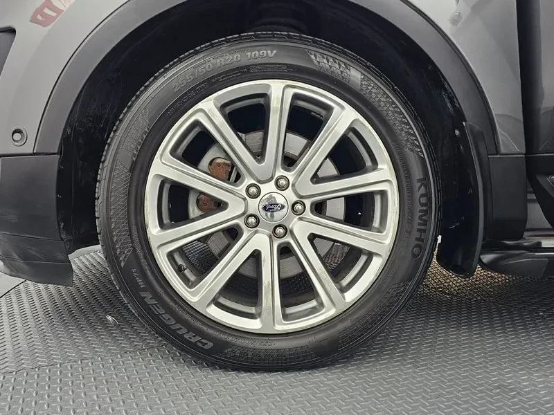 Ford Explorer 2.3 AWD, снимка 5 - Автомобили и джипове - 54351885