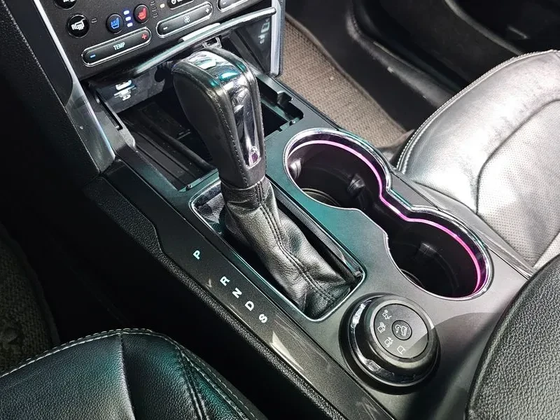 Ford Explorer 2.3 AWD, снимка 9 - Автомобили и джипове - 54351885