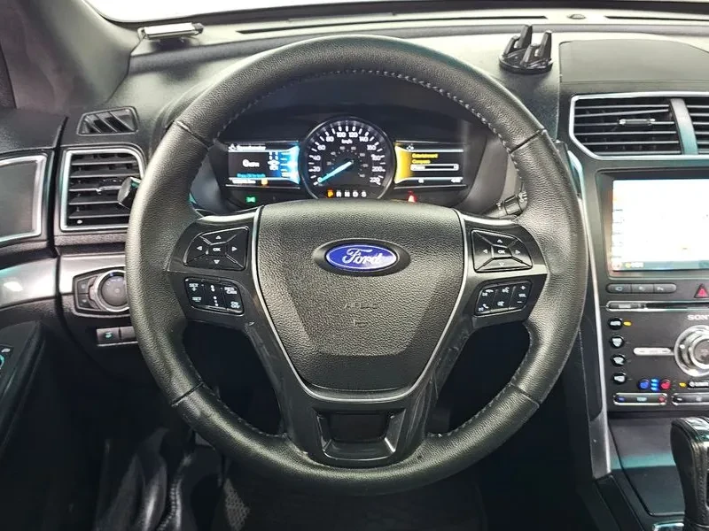 Ford Explorer 2.3 AWD, снимка 12 - Автомобили и джипове - 54351885