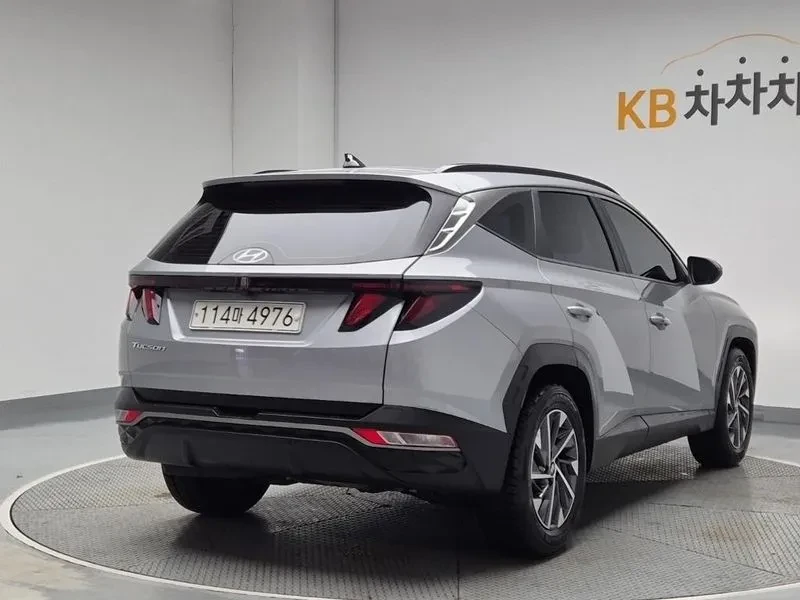 Hyundai Tucson DIESEL 2.0 2WD PREMIUM, снимка 3 - Автомобили и джипове - 54955744