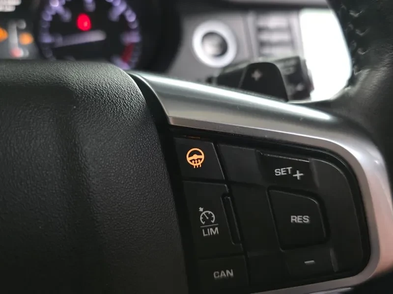 Land Rover Discovery Sport 2.2 Sd4 Hse Luxury, снимка 17 - Автомобили и джипове - 55749944