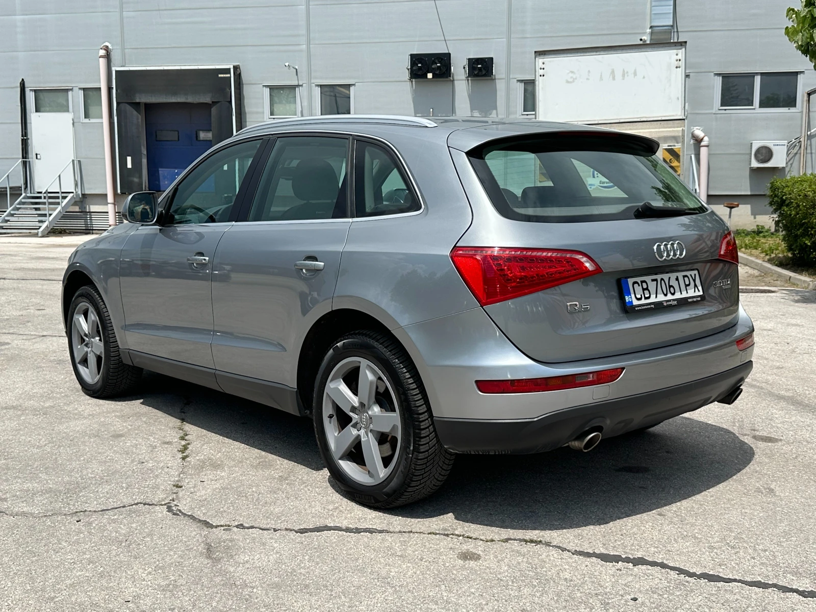 Audi Q5 3.0d 239 к.с. - изображение 3