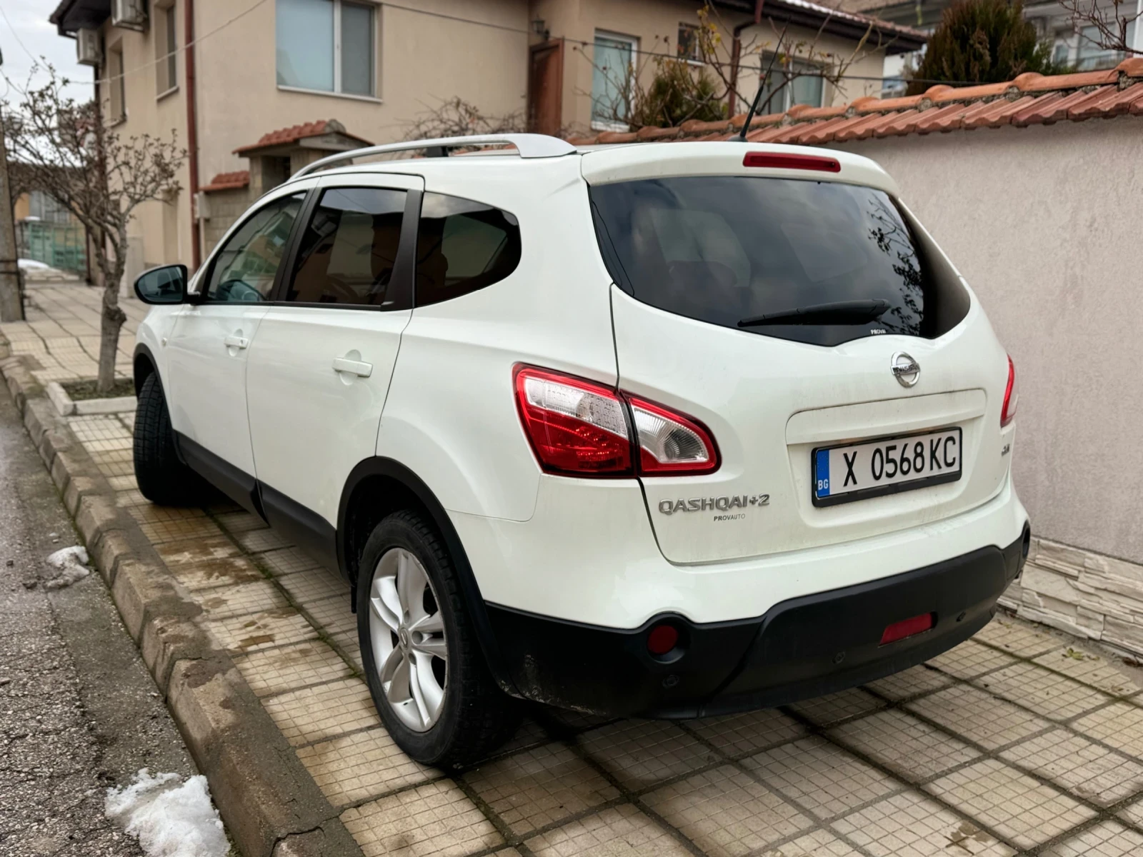 Nissan Qashqai 2.0 DCI + 2 - изображение 6