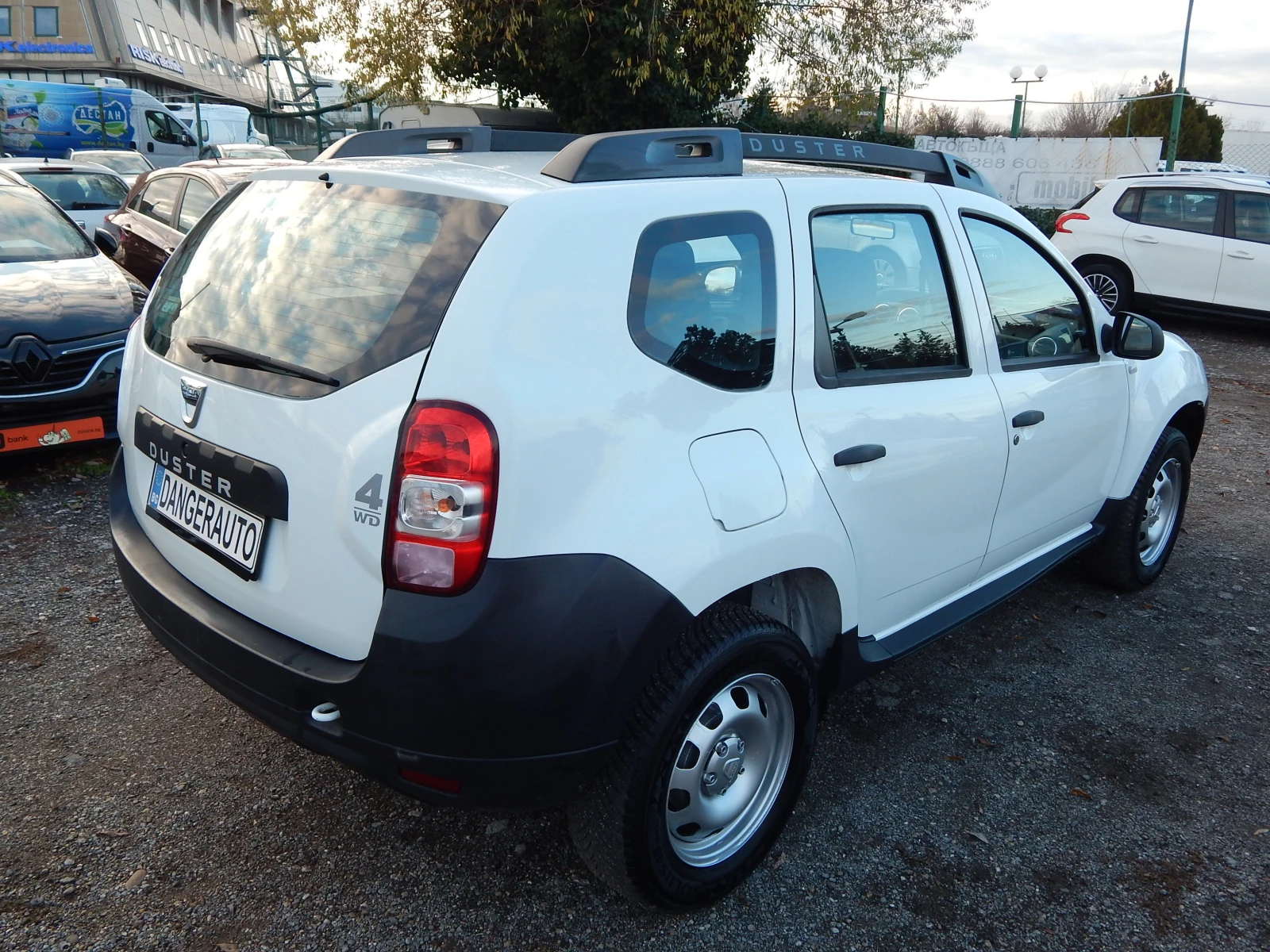 Dacia Duster 1.5D* 4x4* EURO6*  - изображение 4