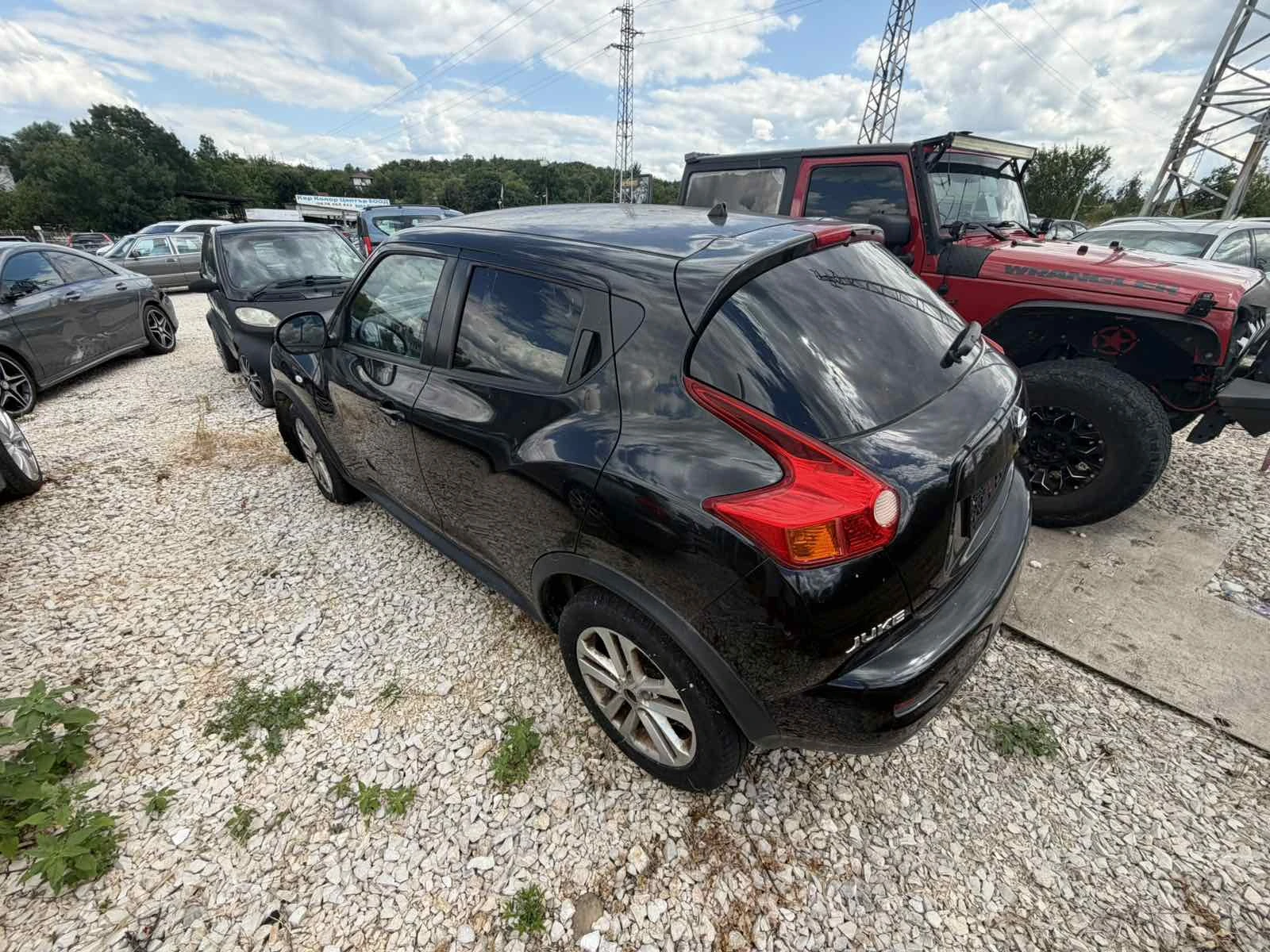 Nissan Juke 1.6i aut, снимка 3 - Автомобили и джипове - 55401734