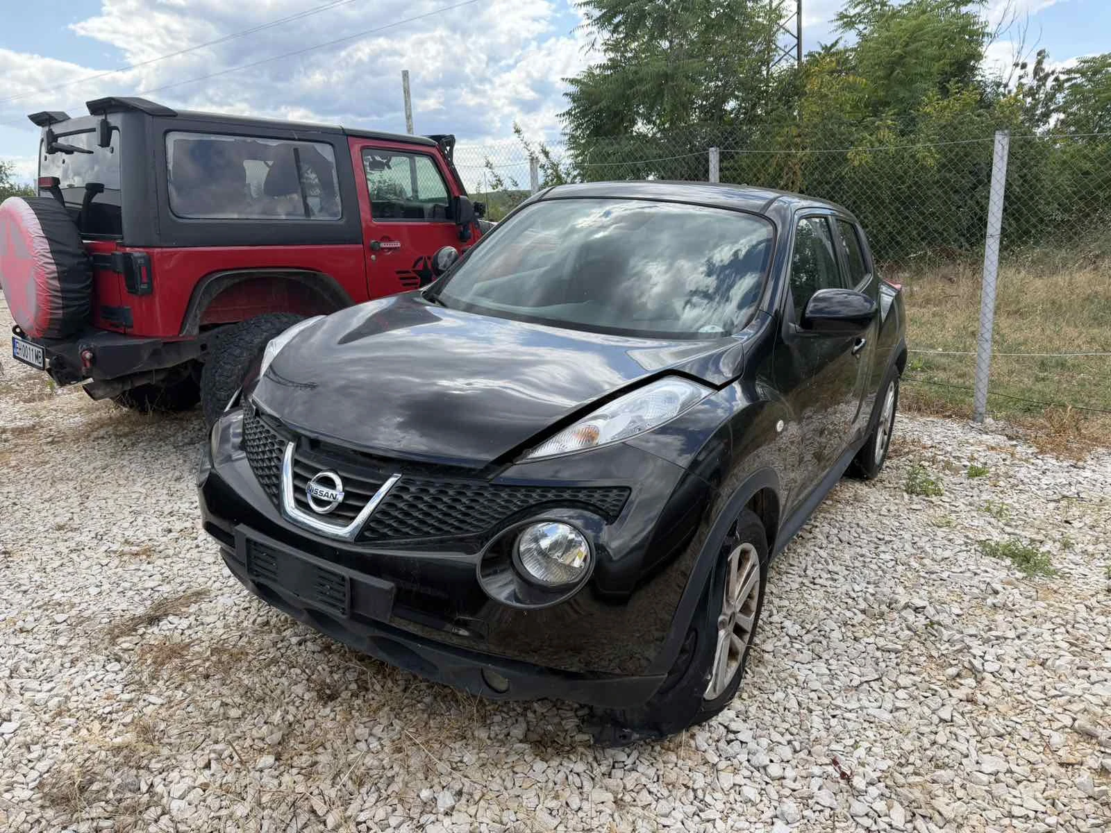 Nissan Juke 1.6i aut, снимка 2 - Автомобили и джипове - 55401734