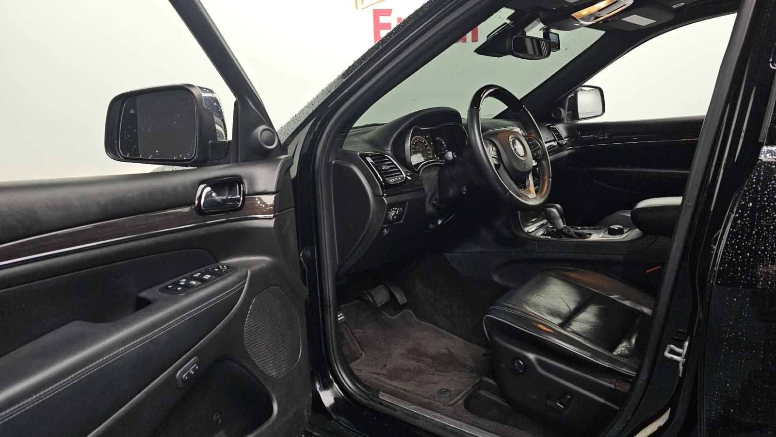 Jeep Grand cherokee OVERLAND / 3.6 / DISTRONIC / ОБДУХ / ПАНО /ПОДГРЕВ, снимка 10 - Автомобили и джипове - 55477021