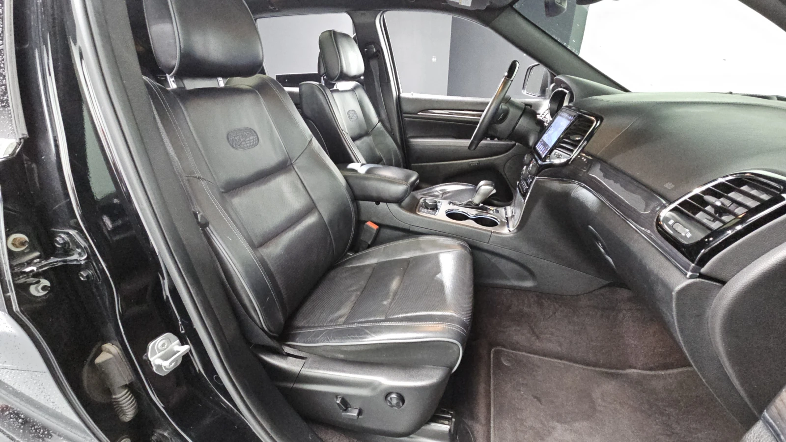 Jeep Grand cherokee OVERLAND / 3.6 / DISTRONIC / ОБДУХ / ПАНО /ПОДГРЕВ, снимка 11 - Автомобили и джипове - 55477021