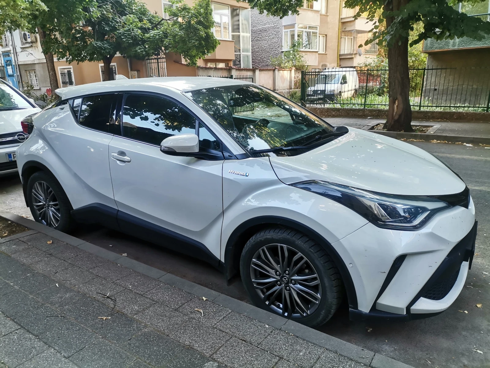 Toyota C-HR Хибрид 