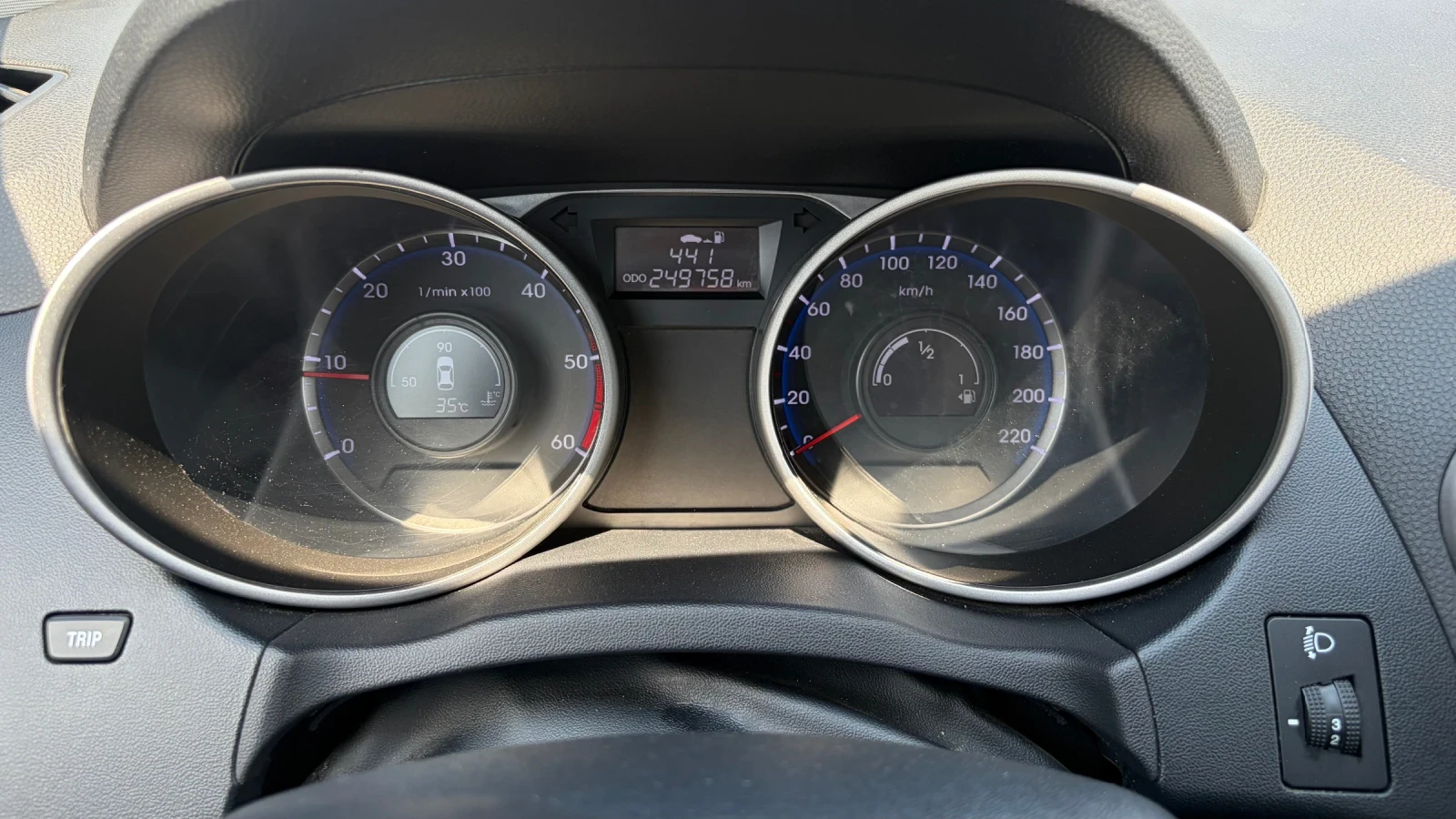 Hyundai IX35 1.7CRDI-115k.c., снимка 11 - Автомобили и джипове - 55559564