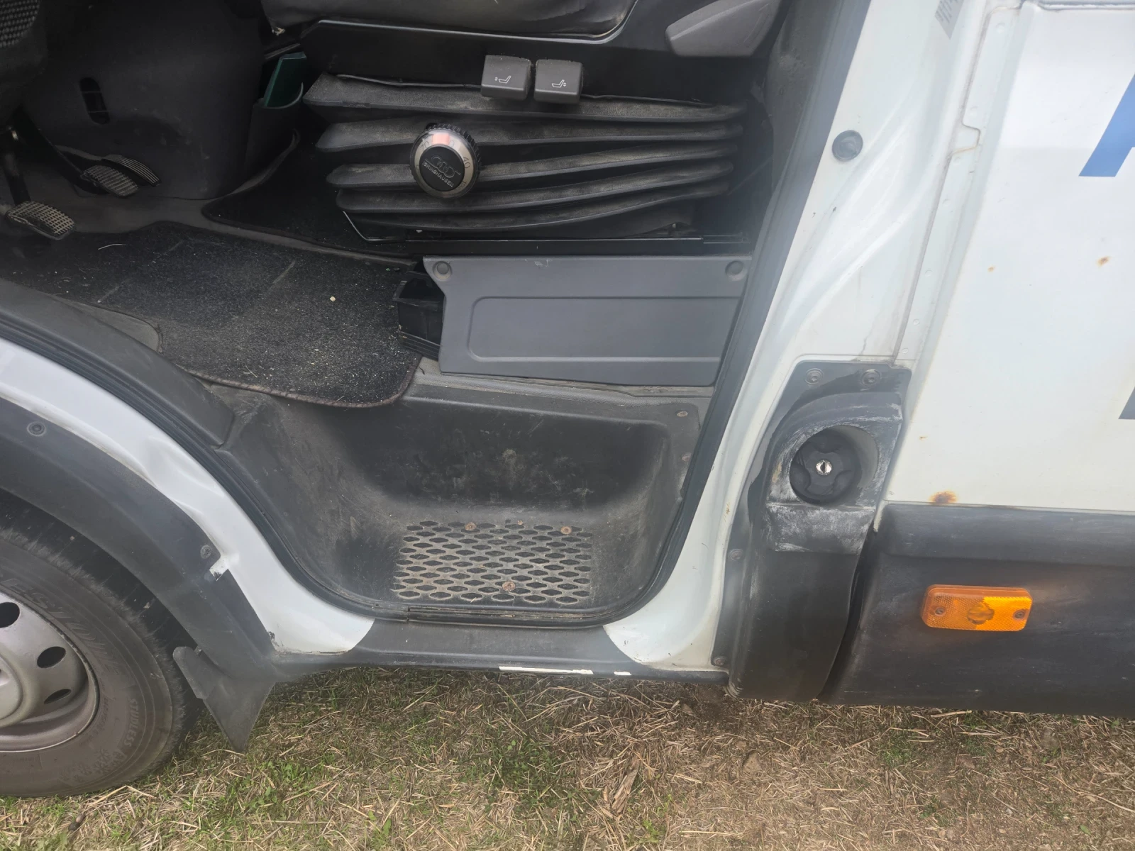 Iveco 35s13 2.8 макси с клима 6 скорости 130коня - изображение 3