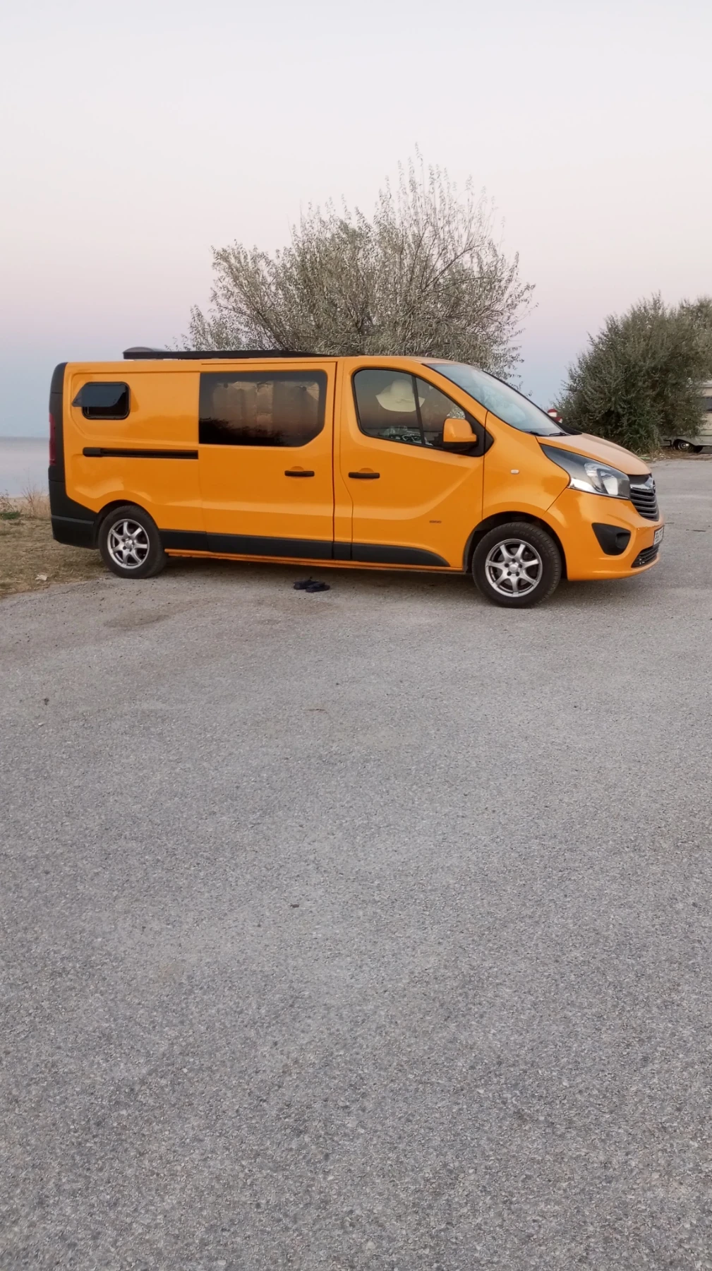 Opel Vivaro, снимка 3 - Бусове и автобуси - 56647266