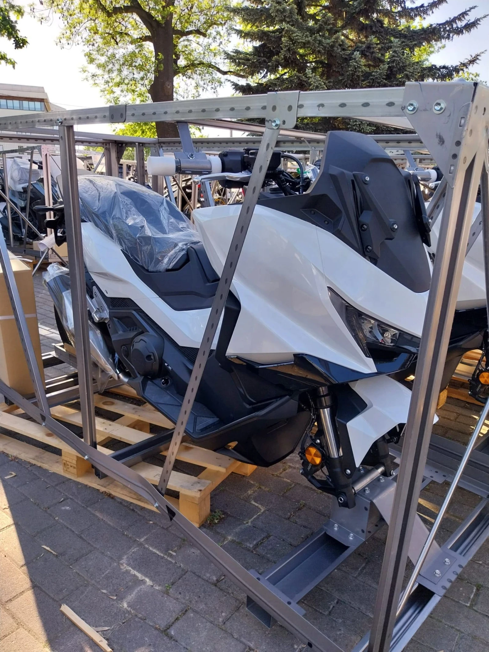Honda Forza GOLDEN PEARL, снимка 13 - Мотоциклети и мототехника - 54643940