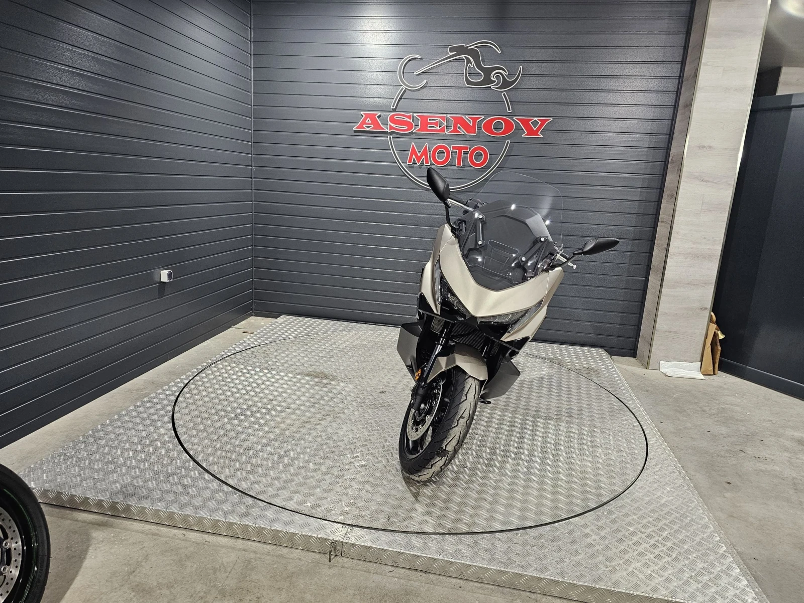 Honda Forza GOLDEN PEARL, снимка 5 - Мотоциклети и мототехника - 54643940
