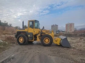 Челен товарач Komatsu WA 270, снимка 2