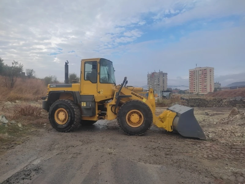 Челен товарач Komatsu WA 270, снимка 2 - Индустриална техника - 49541693