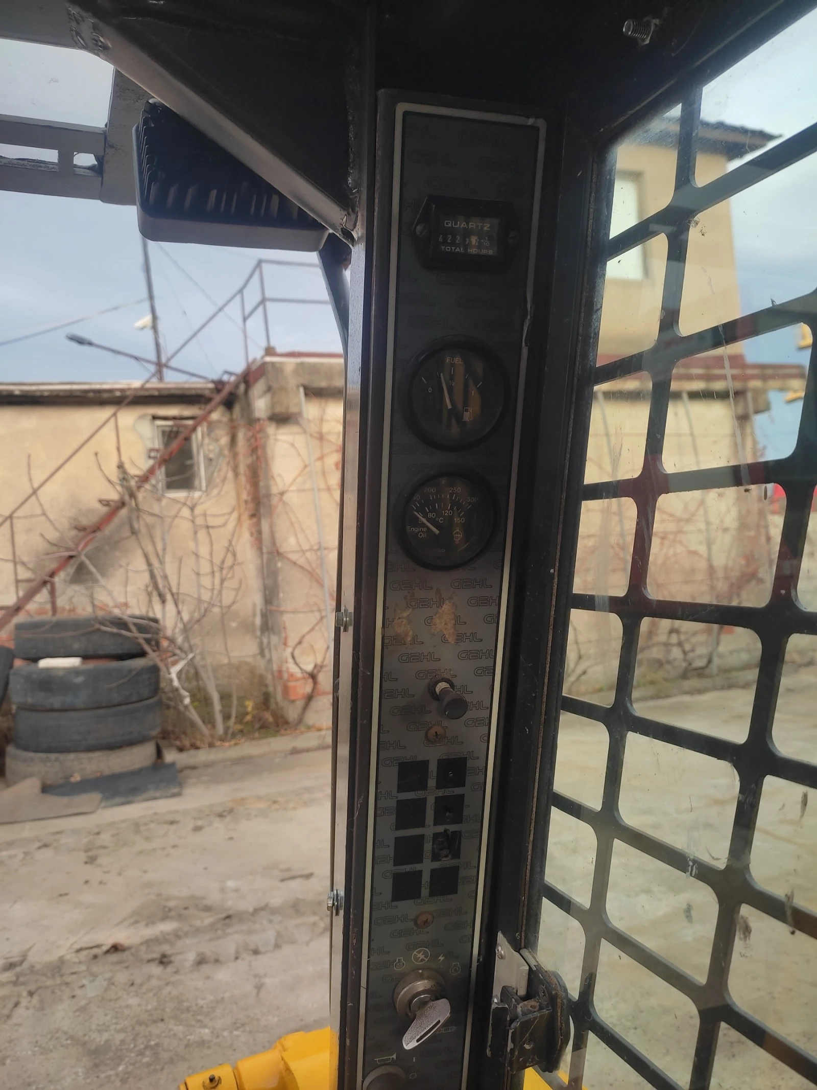    GEHL 4635 | Mobile.bg   11