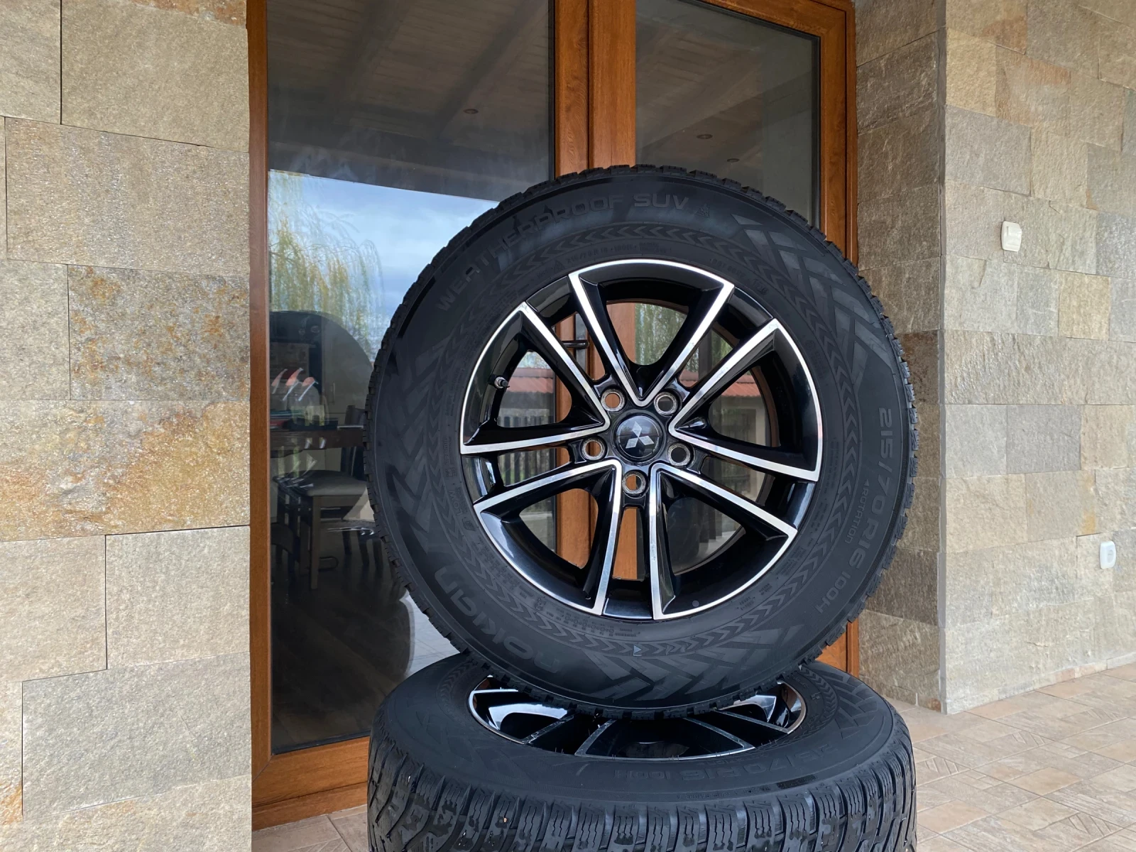 ���� � ������ 215/70R16 �� Mitsubishi ASX | Mobile.bg � ����������� 1