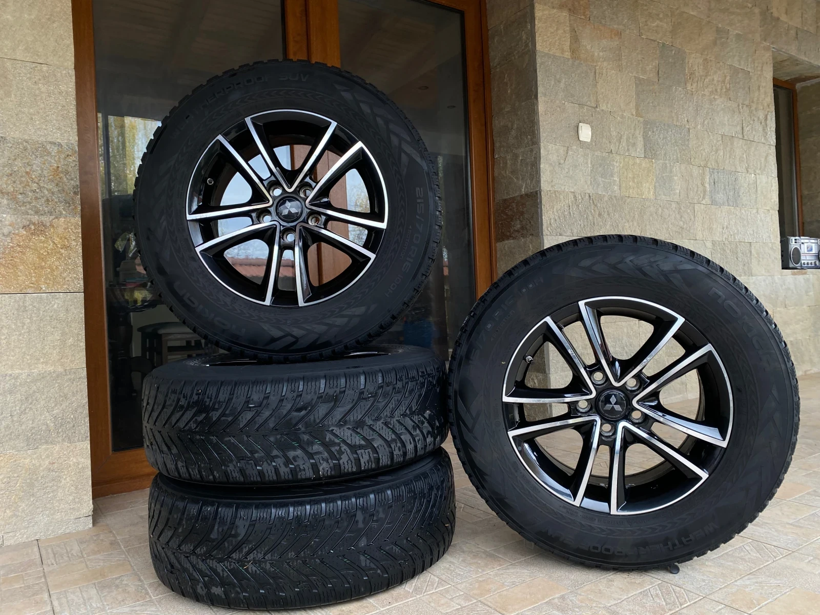 ���� � ������ 215/70R16 �� Mitsubishi ASX | Mobile.bg � ����������� 2