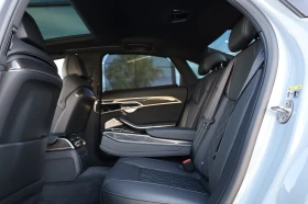 Audi S8 * CARBON* CERAMIC BRAKES* DIGITAL OLED LIGHT* B&O*, снимка 16